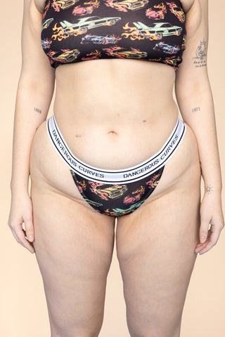 Mini String "DANGEROUS CURVES"